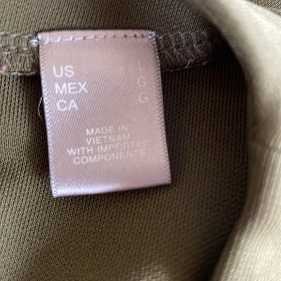 Pantsuit by Liz Claiborne: Top is Large, Pants are XL - Picture 6 of 6